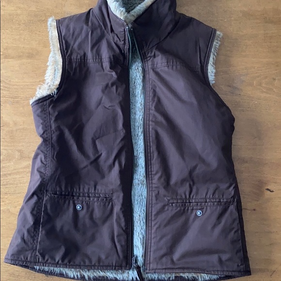 Reversible Faux Fur Vest - Picture 4 of 7
